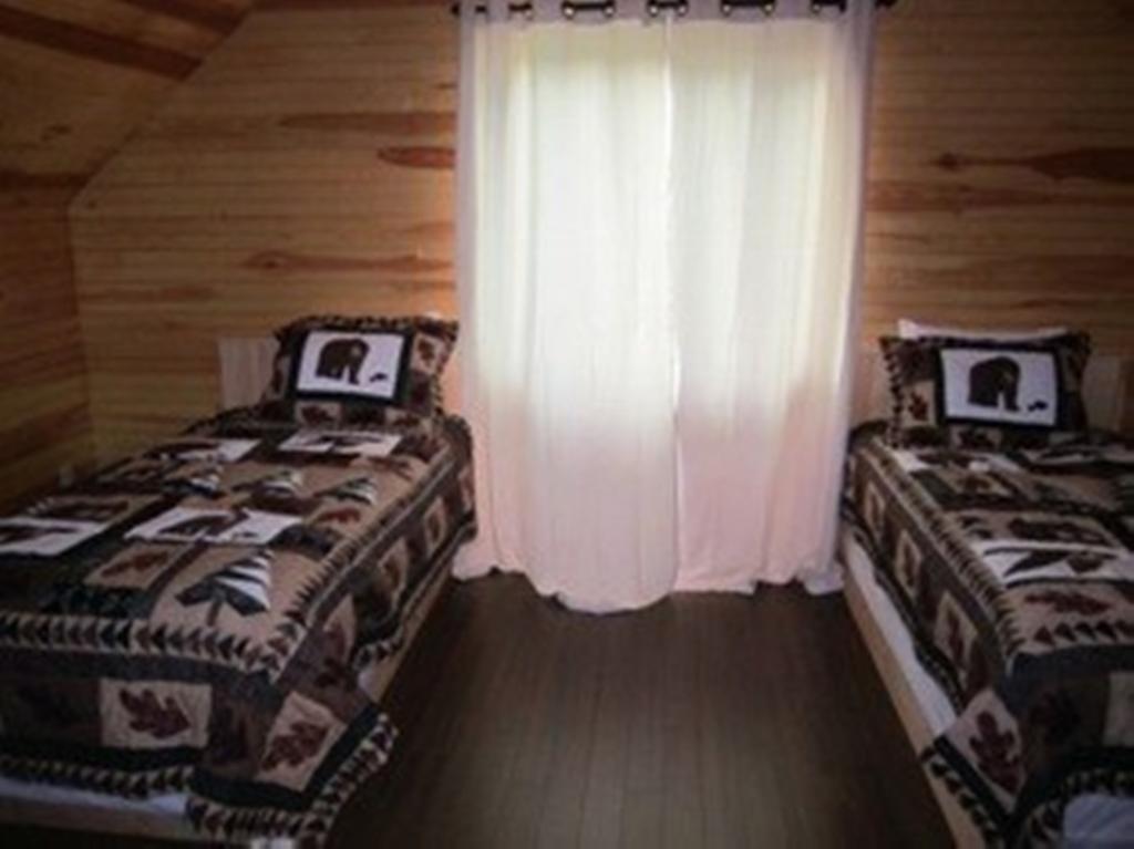 Swept Away Cottages Кавендиш Номер фото